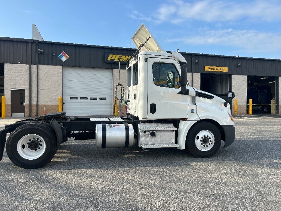 Day Cab Tractor-Heavy Duty Tractors-Freightliner-2020-T12642ST-Greensboro-NC-637,599\n\t\tmiles-$ 20,500 - Image 7