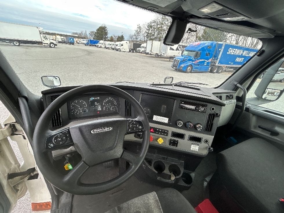Day Cab Tractor-Heavy Duty Tractors-Freightliner-2020-T12642ST-Greensboro-NC-649,281\n\t\tmiles-$ 25,500 - Image 11