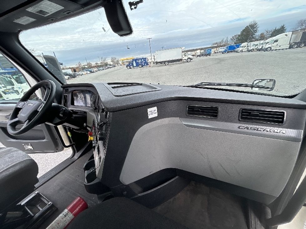 Day Cab Tractor-Heavy Duty Tractors-Freightliner-2020-T12642ST-Greensboro-NC-649,281\n\t\tmiles-$ 25,500 - Image 13