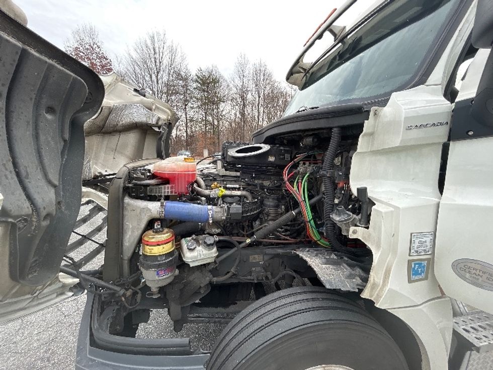 Day Cab Tractor-Heavy Duty Tractors-Freightliner-2020-T12642ST-Greensboro-NC-649,281\n\t\tmiles-$ 25,500 - Image 16