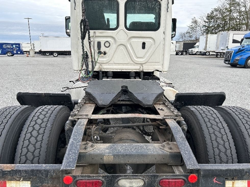 Day Cab Tractor-Heavy Duty Tractors-Freightliner-2020-T12642ST-Greensboro-NC-649,281\n\t\tmiles-$ 25,500 - Image 6