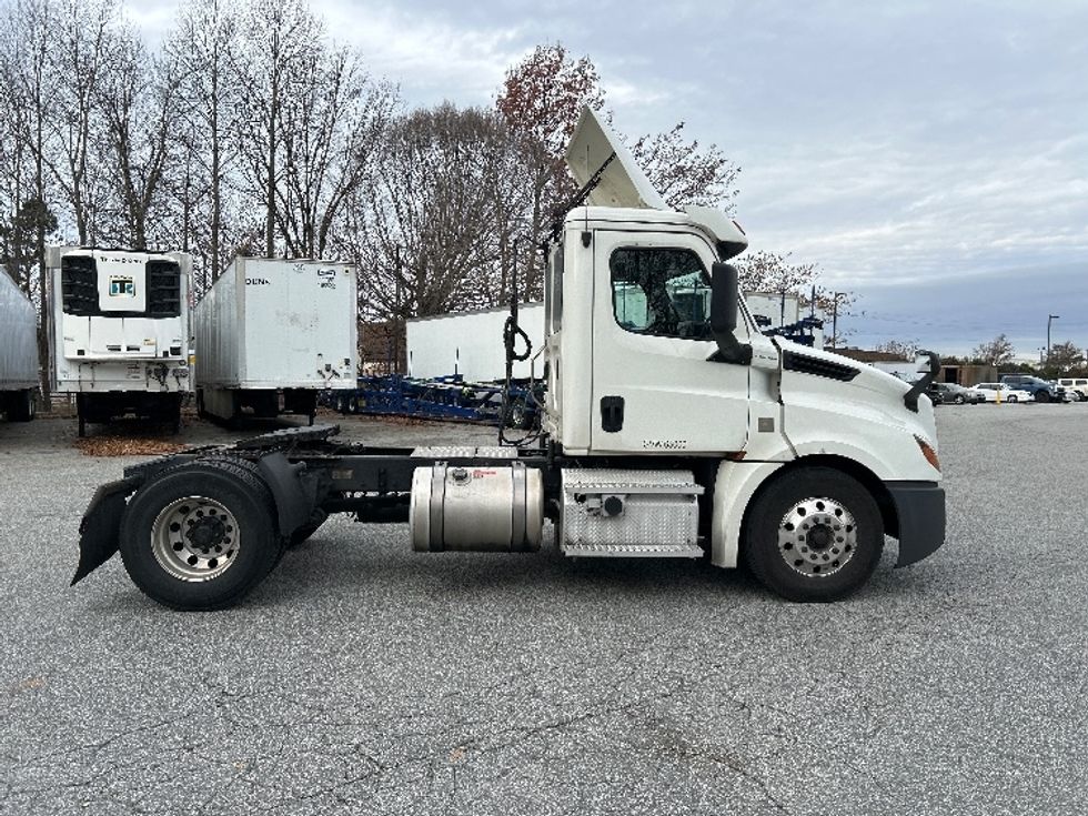 Day Cab Tractor-Heavy Duty Tractors-Freightliner-2020-T12642ST-Greensboro-NC-649,281\n\t\tmiles-$ 25,500 - Image 8
