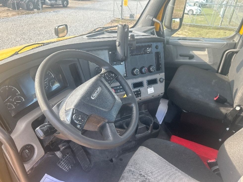 Day Cab Tractor-Heavy Duty Tractors-Freightliner-2020-T12642ST-Gulfport-MS-272,648\n\t\tmiles-$ 44,750 - Image 10