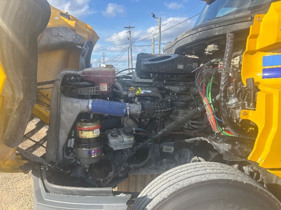 Day Cab Tractor-Heavy Duty Tractors-Freightliner-2020-T12642ST-Gulfport-MS-272,648\n\t\tmiles-$ 44,750 - Image 16