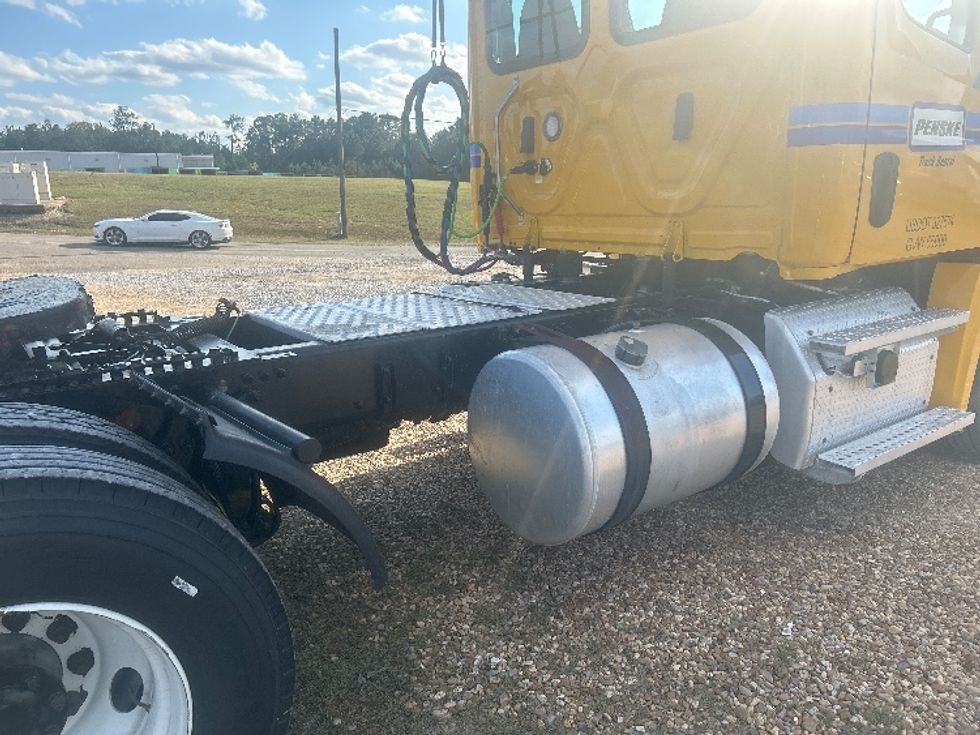 Day Cab Tractor-Heavy Duty Tractors-Freightliner-2020-T12642ST-Gulfport-MS-272,648\n\t\tmiles-$ 44,750 - Image 17