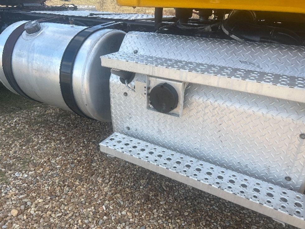 Day Cab Tractor-Heavy Duty Tractors-Freightliner-2020-T12642ST-Gulfport-MS-272,648\n\t\tmiles-$ 44,750 - Image 18
