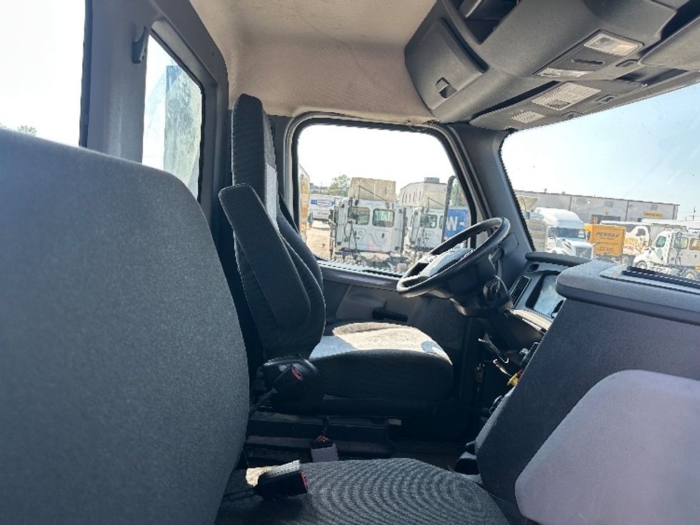 Day Cab Tractor-Heavy Duty Tractors-Freightliner-2020-T12642ST-Hammond-LA-362,749\n\t\tmiles-$ 47,250 - Image 14