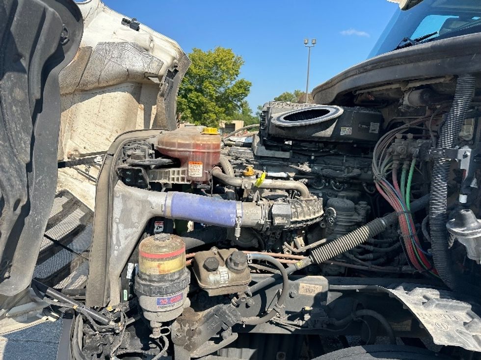 Day Cab Tractor-Heavy Duty Tractors-Freightliner-2020-T12642ST-Hammond-LA-362,749\n\t\tmiles-$ 47,250 - Image 16