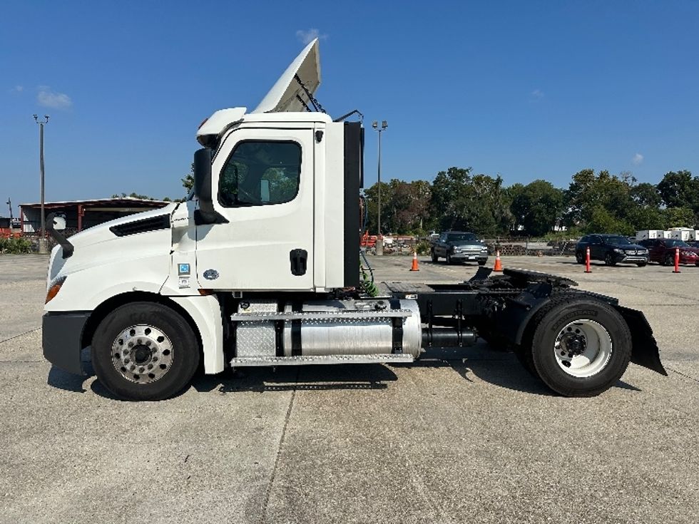 Day Cab Tractor-Heavy Duty Tractors-Freightliner-2020-T12642ST-Hammond-LA-362,749\n\t\tmiles-$ 47,250 - Image 4