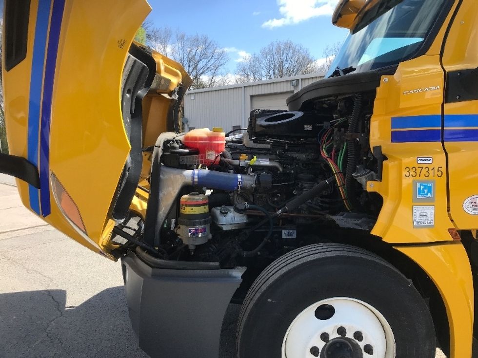 Day Cab Tractor-Heavy Duty Tractors-Freightliner-2020-T12642ST-Harrisburg-PA-250,947\n\t\tmiles-$ 42,250 - Image 16