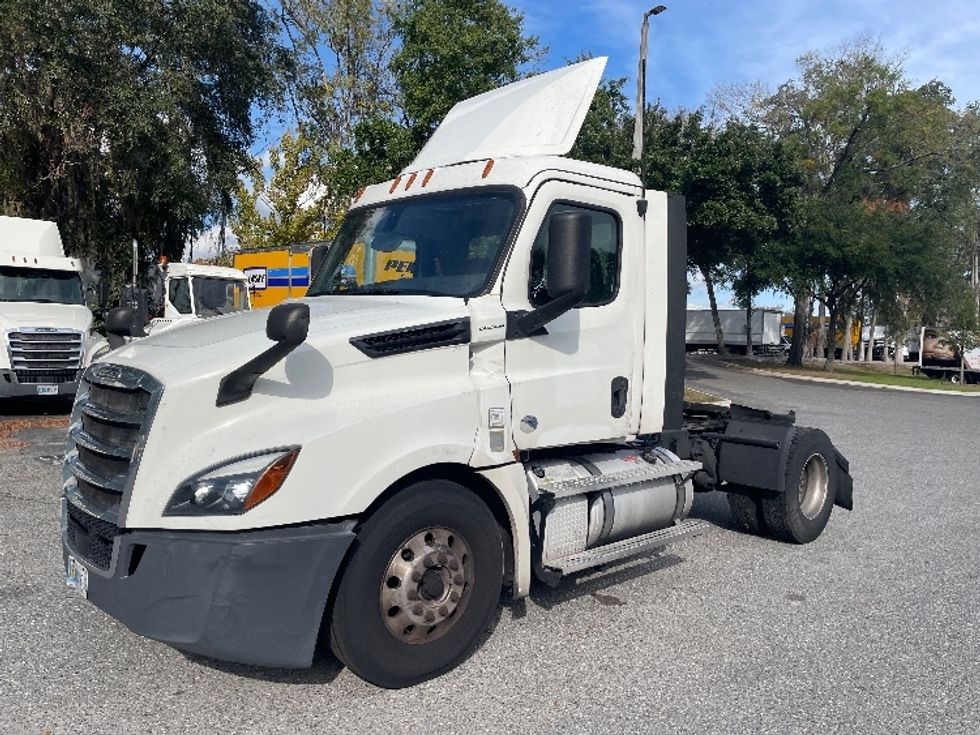 Day Cab Tractor-Heavy Duty Tractors-Freightliner-2020-T12642ST-Jacksonville-FL-533,773\n\t\tmiles-$ 33,250 - Image 3
