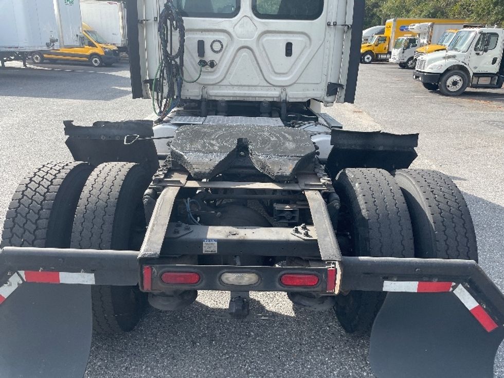 Day Cab Tractor-Heavy Duty Tractors-Freightliner-2020-T12642ST-Jacksonville-FL-533,773\n\t\tmiles-$ 33,250 - Image 6