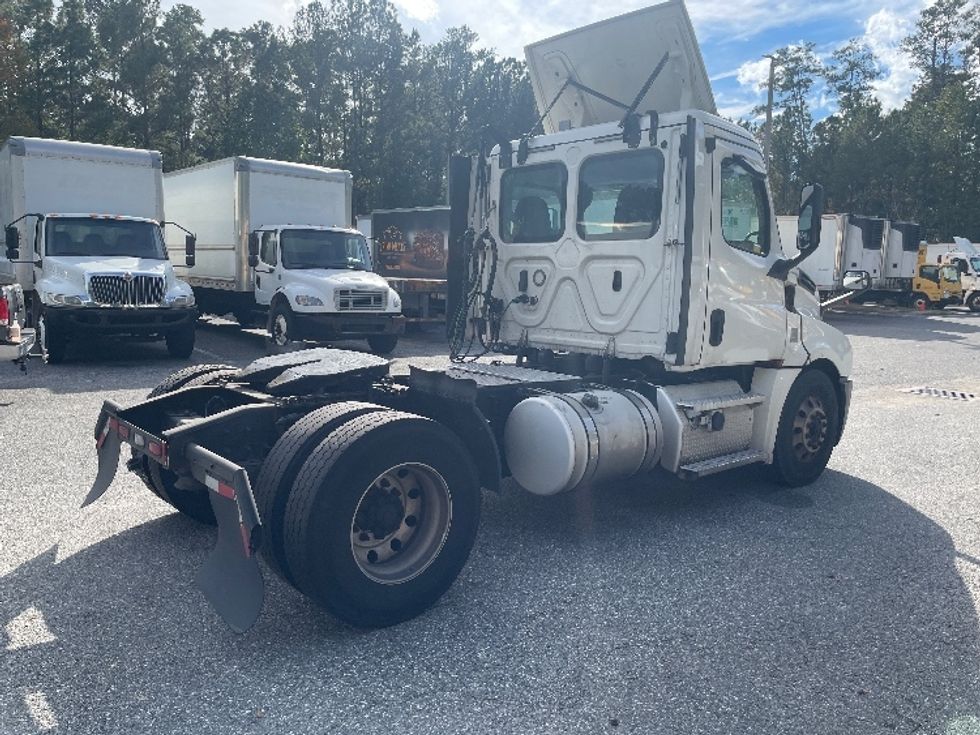 Day Cab Tractor-Heavy Duty Tractors-Freightliner-2020-T12642ST-Jacksonville-FL-533,773\n\t\tmiles-$ 33,250 - Image 7