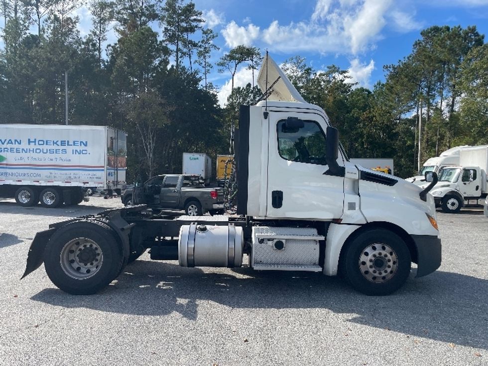 Day Cab Tractor-Heavy Duty Tractors-Freightliner-2020-T12642ST-Jacksonville-FL-586,036\n\t\tmiles-$ 29,000 - Image 8