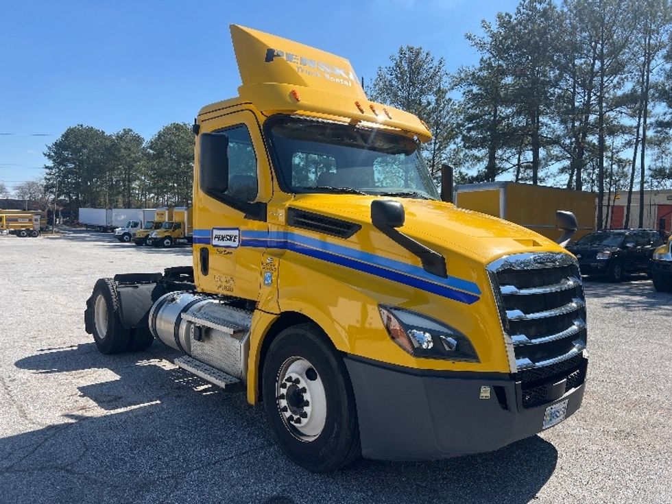Day Cab Tractor-Heavy Duty Tractors-Freightliner-2020-T12642ST-Jonesboro-GA-138,211\n\t\tmiles-$ 60,250 - Image 1
