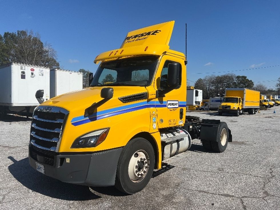 Day Cab Tractor-Heavy Duty Tractors-Freightliner-2020-T12642ST-Jonesboro-GA-138,211\n\t\tmiles-$ 60,250 - Image 3