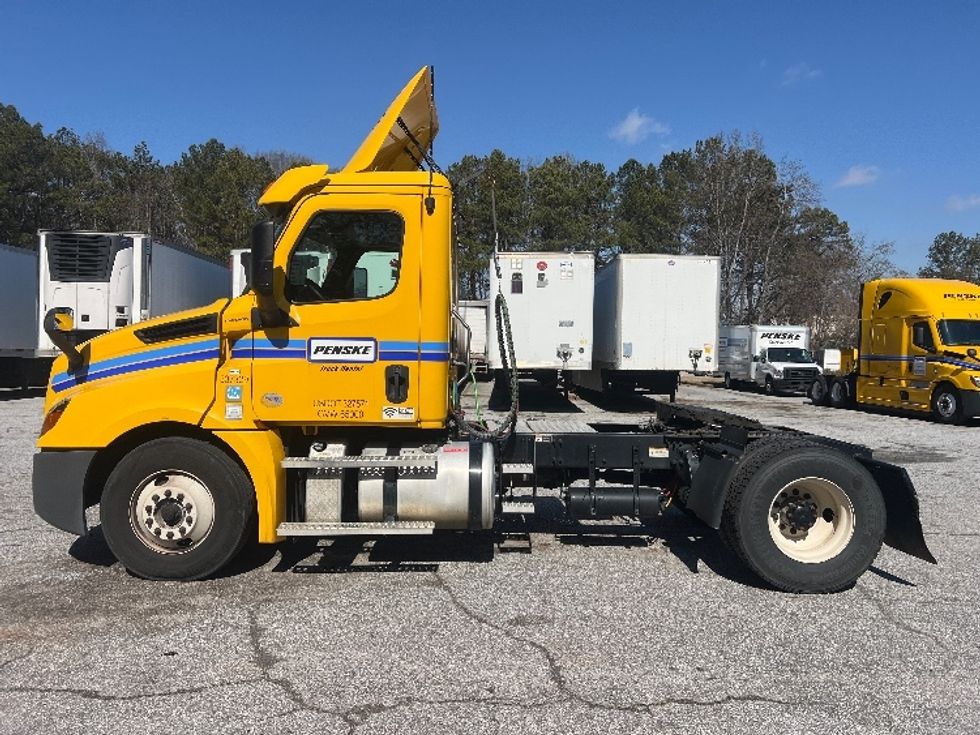 Day Cab Tractor-Heavy Duty Tractors-Freightliner-2020-T12642ST-Jonesboro-GA-138,211\n\t\tmiles-$ 60,250 - Image 4