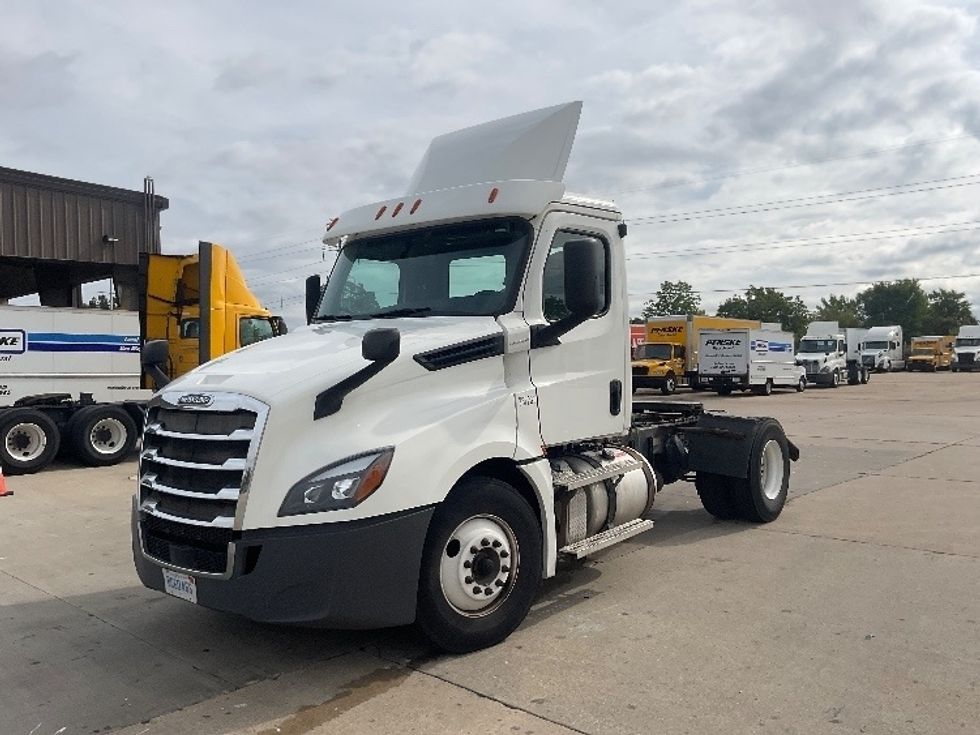 Day Cab Tractor-Heavy Duty Tractors-Freightliner-2020-T12642ST-Lansing-MI-322,887\n\t\tmiles-$ 45,250 - Image 3