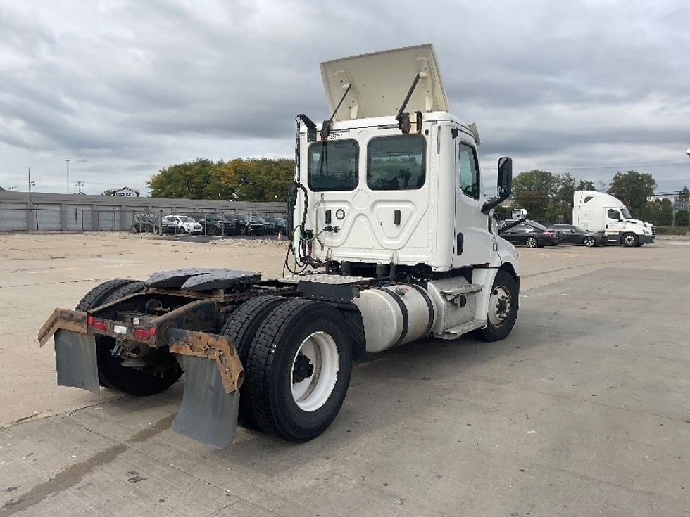 Day Cab Tractor-Heavy Duty Tractors-Freightliner-2020-T12642ST-Lansing-MI-322,887\n\t\tmiles-$ 45,250 - Image 7