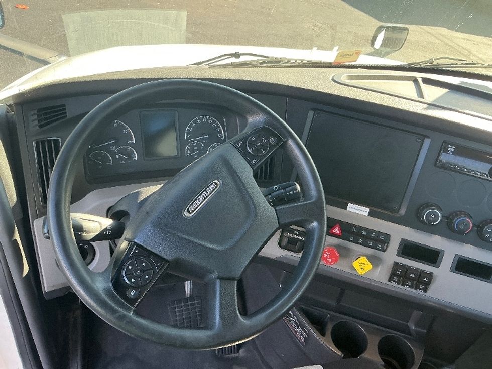 Day Cab Tractor-Heavy Duty Tractors-Freightliner-2020-T12642ST-Lexington-KY-303,155\n\t\tmiles-$ 41,000 - Image 11
