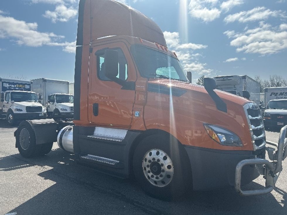 Day Cab Tractor-Heavy Duty Tractors-Freightliner-2020-T12642ST-Londonderry-NH-369,253\n\t\tmiles-$ 37,750 - Image 11