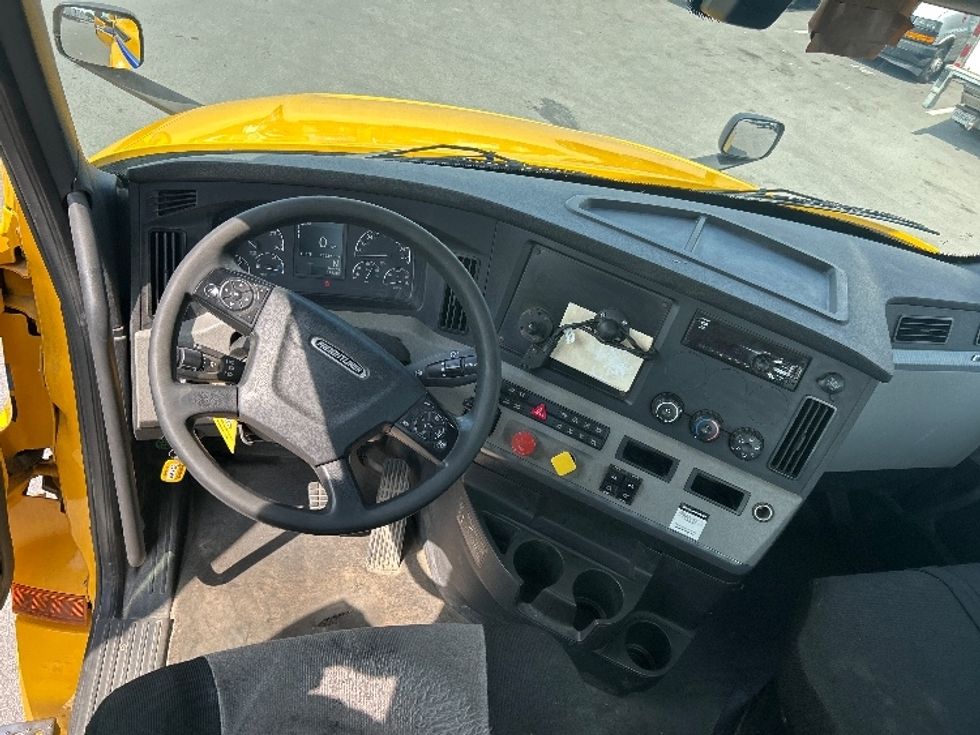 Day Cab Tractor-Heavy Duty Tractors-Freightliner-2020-T12642ST-Louisville-KY-266,866\n\t\tmiles-$ 41,500 - Image 11