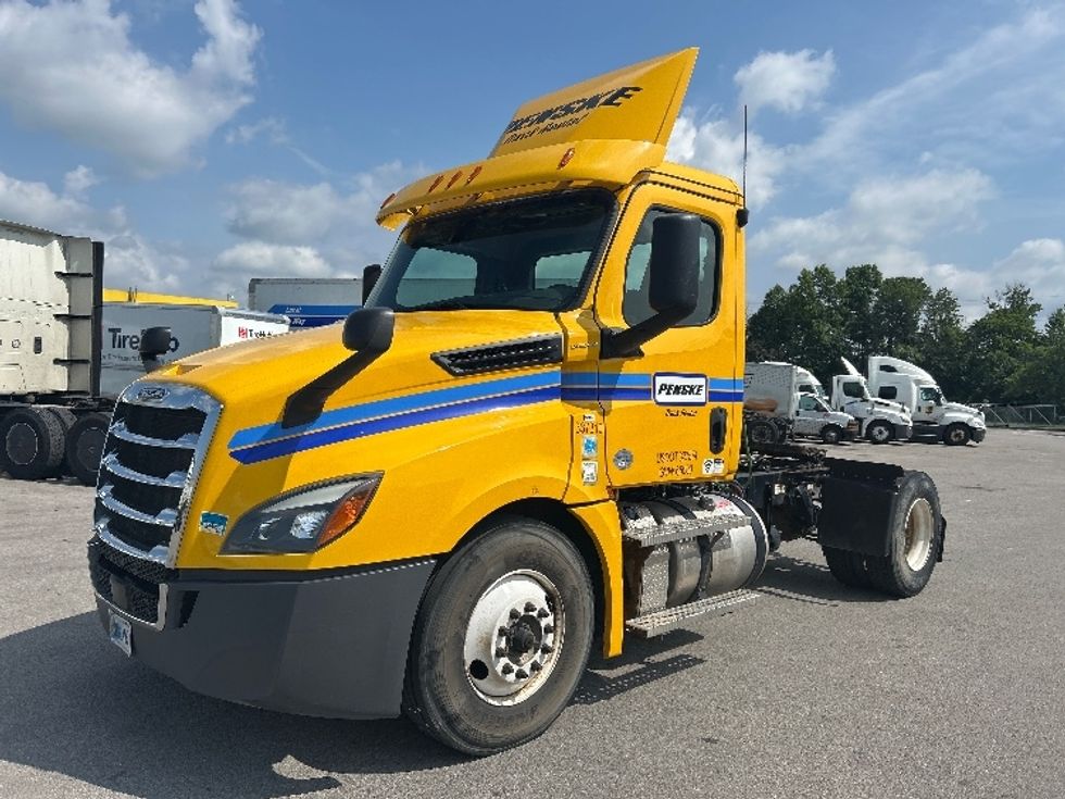 Day Cab Tractor-Heavy Duty Tractors-Freightliner-2020-T12642ST-Louisville-KY-266,866\n\t\tmiles-$ 41,500 - Image 3