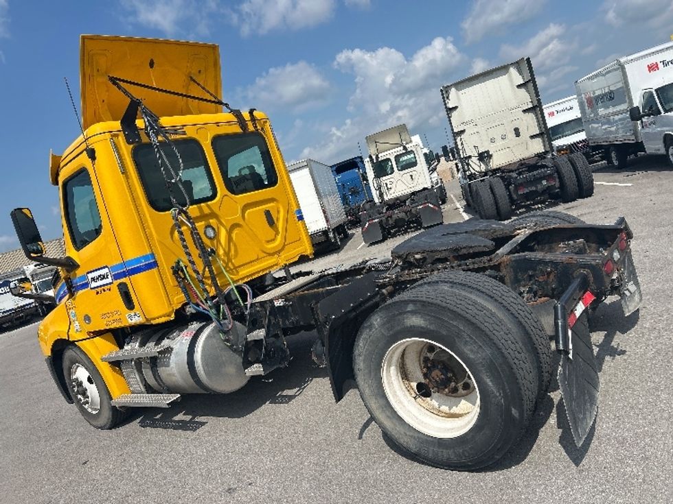 Day Cab Tractor-Heavy Duty Tractors-Freightliner-2020-T12642ST-Louisville-KY-266,866\n\t\tmiles-$ 41,500 - Image 5
