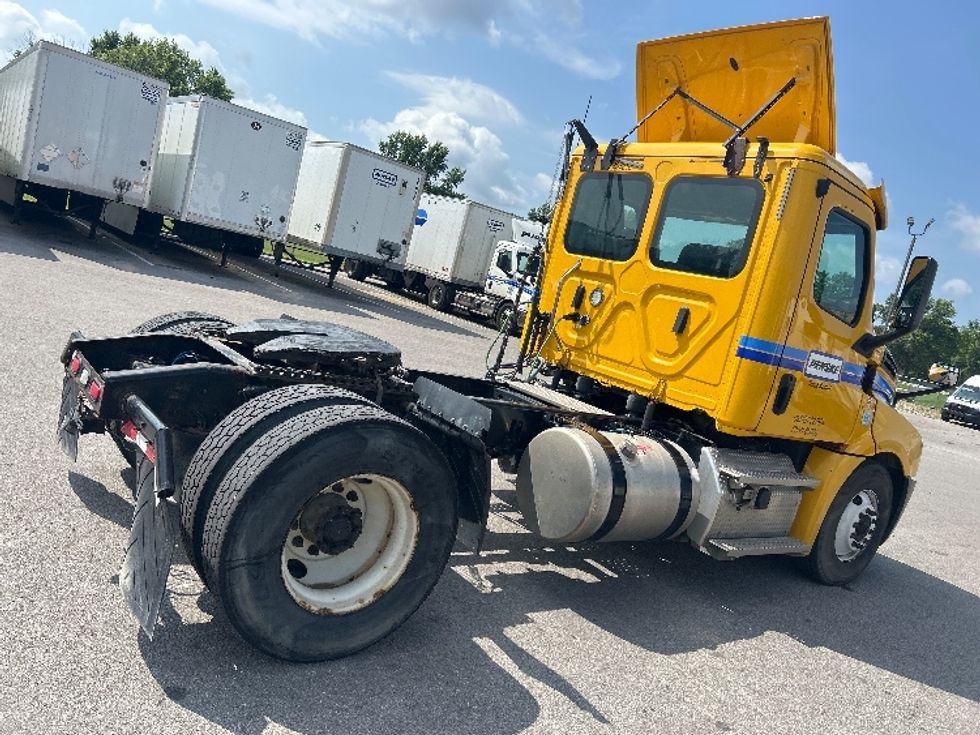 Day Cab Tractor-Heavy Duty Tractors-Freightliner-2020-T12642ST-Louisville-KY-266,866\n\t\tmiles-$ 41,500 - Image 7