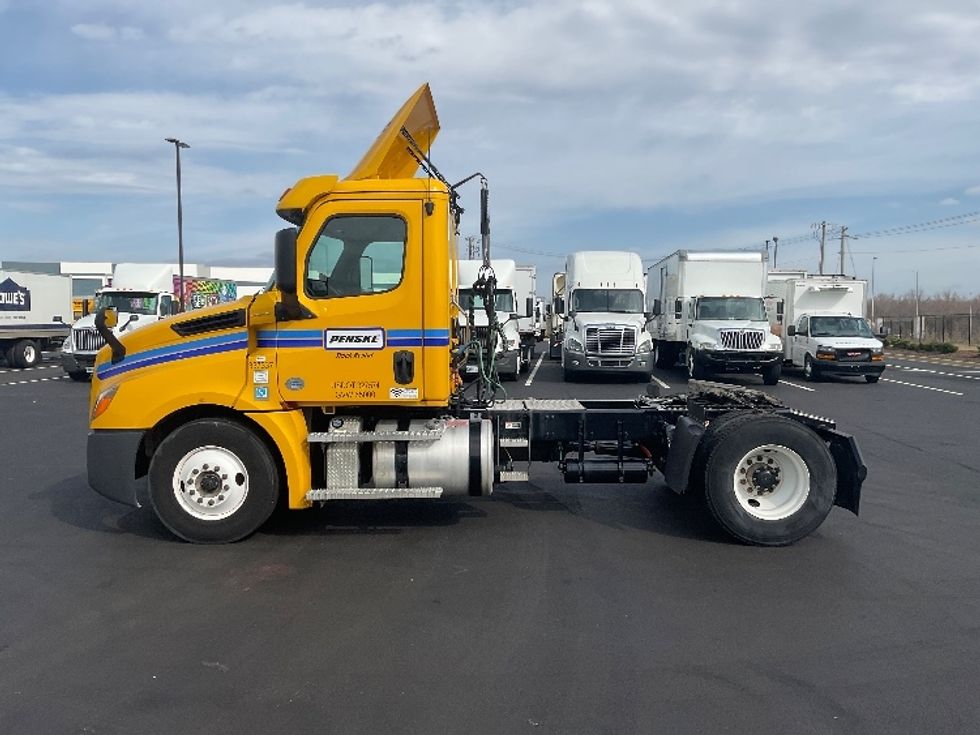 Day Cab Tractor-Heavy Duty Tractors-Freightliner-2020-T12642ST-Madison-AL-186,675\n\t\tmiles-$ 55,750 - Image 4