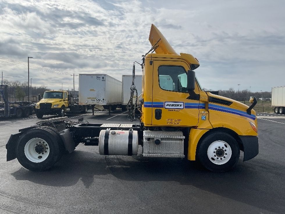 Day Cab Tractor-Heavy Duty Tractors-Freightliner-2020-T12642ST-Madison-AL-186,675\n\t\tmiles-$ 55,750 - Image 8