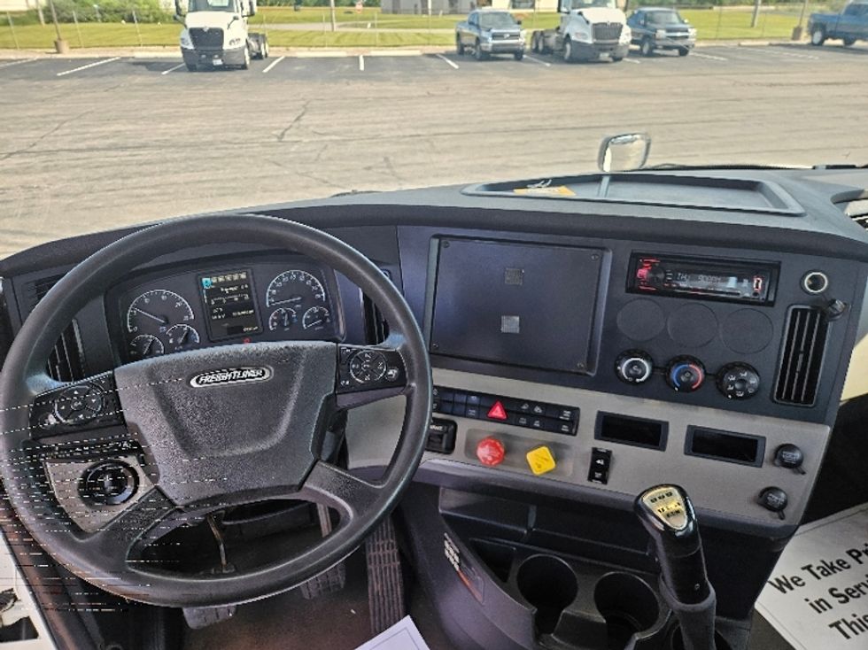 Day Cab Tractor-Heavy Duty Tractors-Freightliner-2020-T12642ST-Mansfield-OH-275,986\n\t\tmiles-$ 38,750 - Image 11