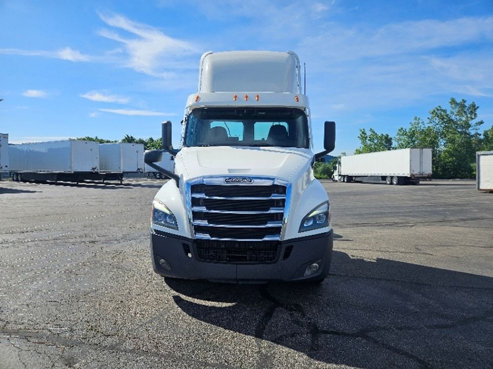 Day Cab Tractor-Heavy Duty Tractors-Freightliner-2020-T12642ST-Mansfield-OH-275,986\n\t\tmiles-$ 38,750 - Image 2
