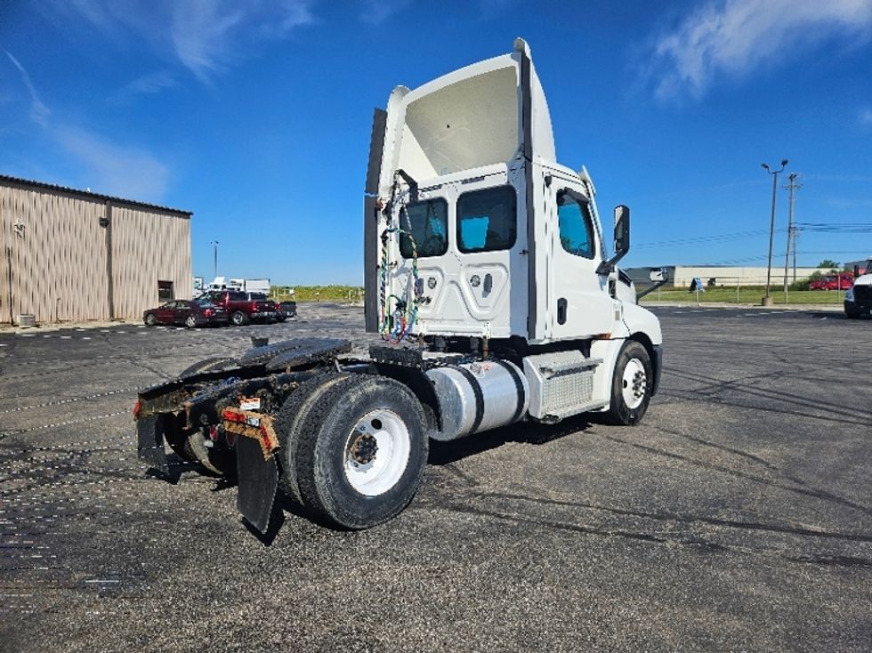 Day Cab Tractor-Heavy Duty Tractors-Freightliner-2020-T12642ST-Mansfield-OH-275,986\n\t\tmiles-$ 38,750 - Image 7