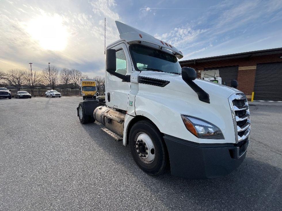 Day Cab Tractor-Heavy Duty Tractors-Freightliner-2020-T12642ST-Mcdonough-GA-673,486\n\t\tmiles-$ 22,250 - Image 1