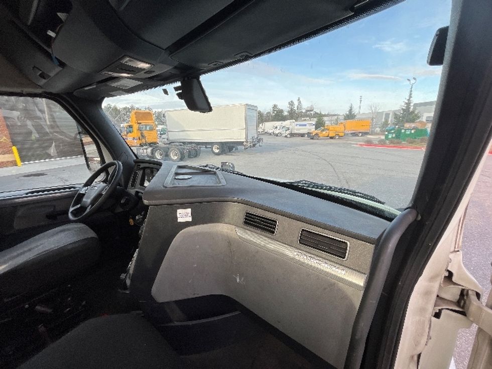 Day Cab Tractor-Heavy Duty Tractors-Freightliner-2020-T12642ST-Mcdonough-GA-673,486\n\t\tmiles-$ 22,250 - Image 13