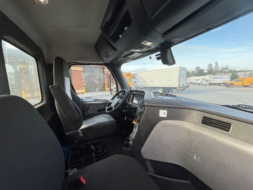 Day Cab Tractor-Heavy Duty Tractors-Freightliner-2020-T12642ST-Mcdonough-GA-673,486\n\t\tmiles-$ 22,250 - Image 14