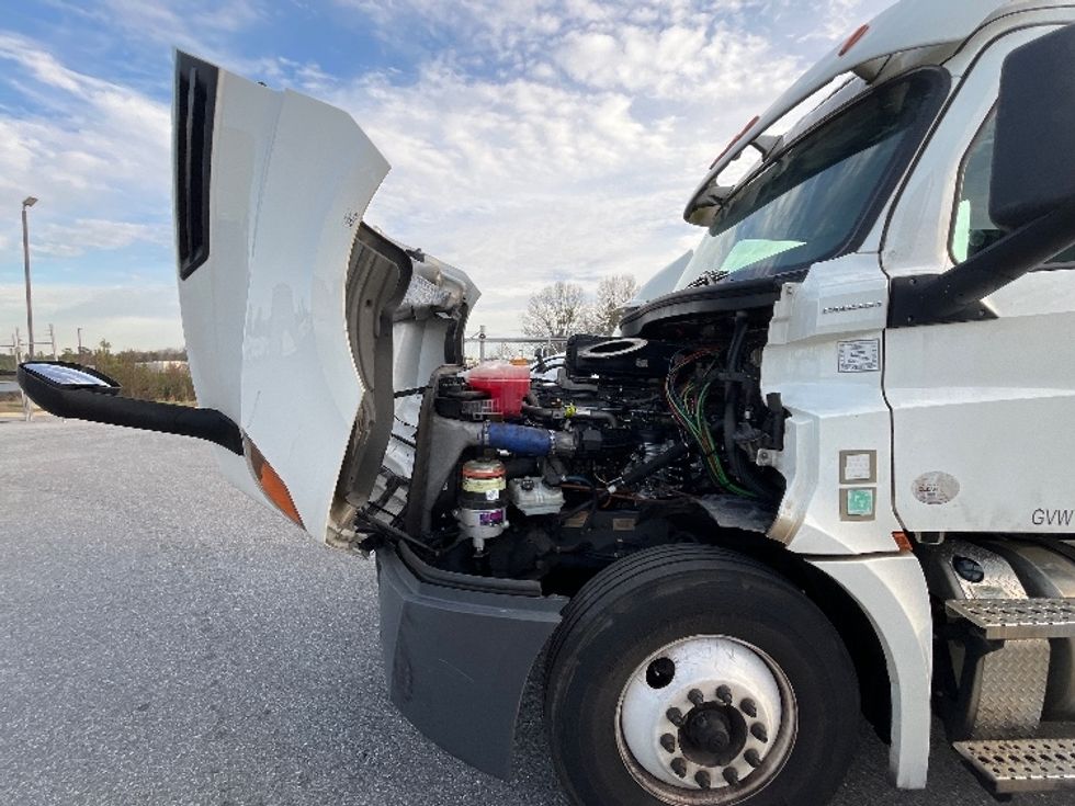 Day Cab Tractor-Heavy Duty Tractors-Freightliner-2020-T12642ST-Mcdonough-GA-673,486\n\t\tmiles-$ 22,250 - Image 16