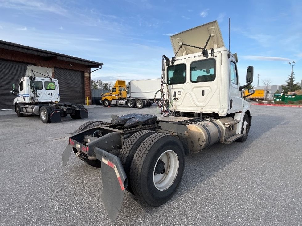 Day Cab Tractor-Heavy Duty Tractors-Freightliner-2020-T12642ST-Mcdonough-GA-673,486\n\t\tmiles-$ 22,250 - Image 7