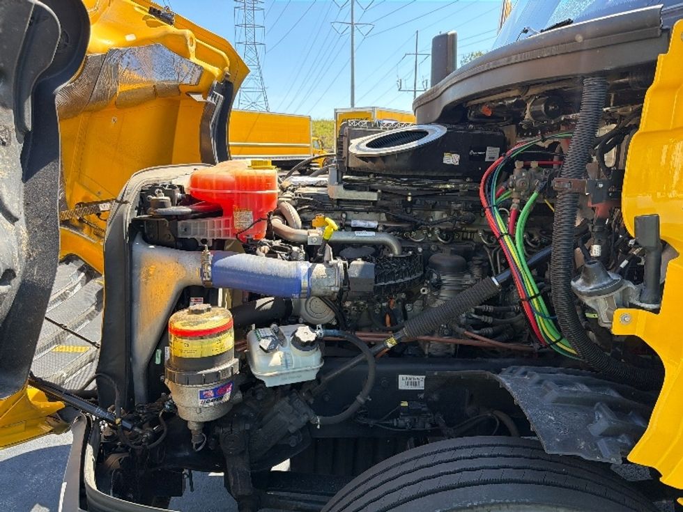 Day Cab Tractor-Heavy Duty Tractors-Freightliner-2020-T12642ST-Mebane-NC-180,457\n\t\tmiles-$ 49,750 - Image 16