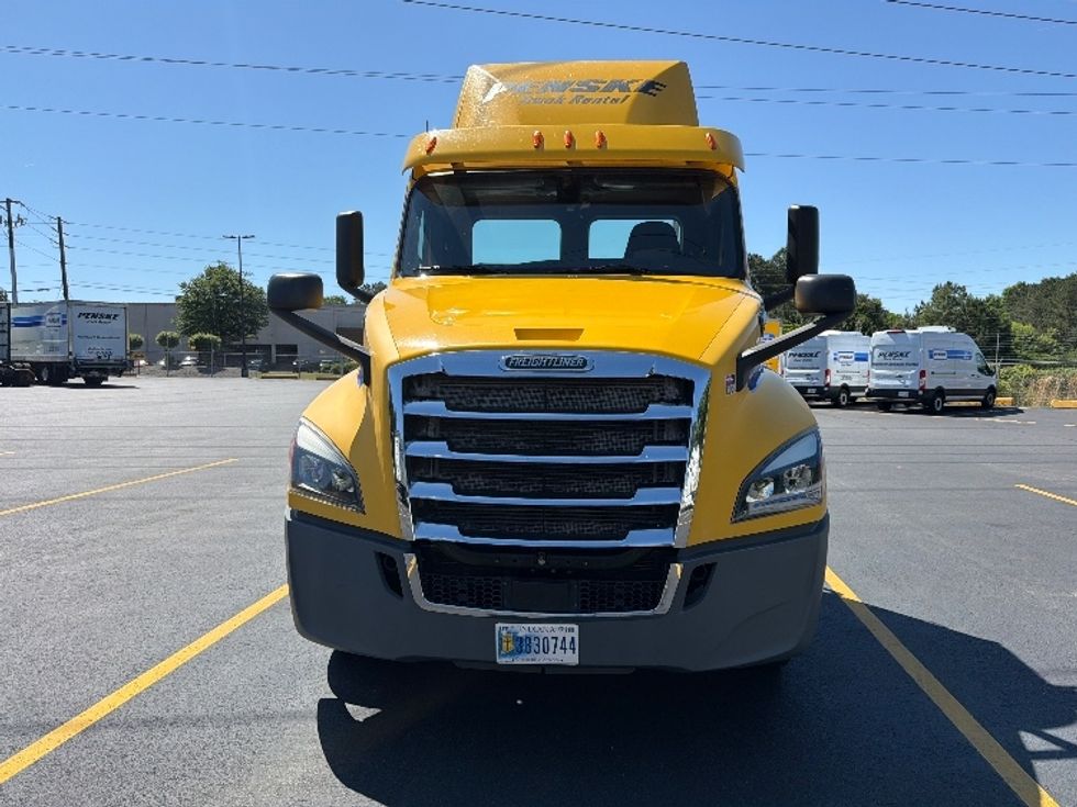 Day Cab Tractor-Heavy Duty Tractors-Freightliner-2020-T12642ST-Mebane-NC-180,457\n\t\tmiles-$ 49,750 - Image 2