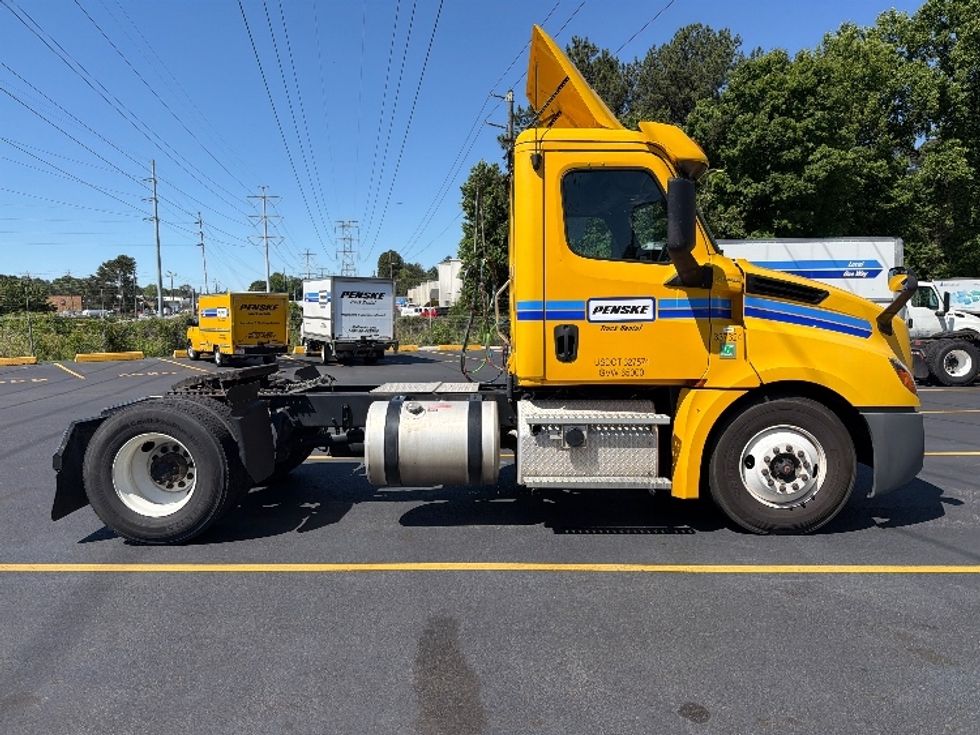 Day Cab Tractor-Heavy Duty Tractors-Freightliner-2020-T12642ST-Mebane-NC-180,457\n\t\tmiles-$ 49,750 - Image 8