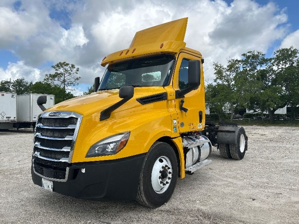 Day Cab Tractor-Heavy Duty Tractors-Freightliner-2020-T12642ST-Melbourne-FL-447,044\n\t\tmiles-$ 37,750 - Image 3