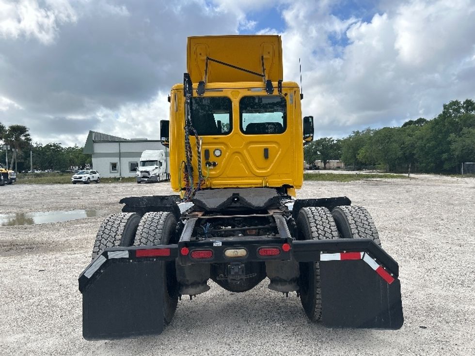 Day Cab Tractor-Heavy Duty Tractors-Freightliner-2020-T12642ST-Melbourne-FL-447,044\n\t\tmiles-$ 37,750 - Image 6