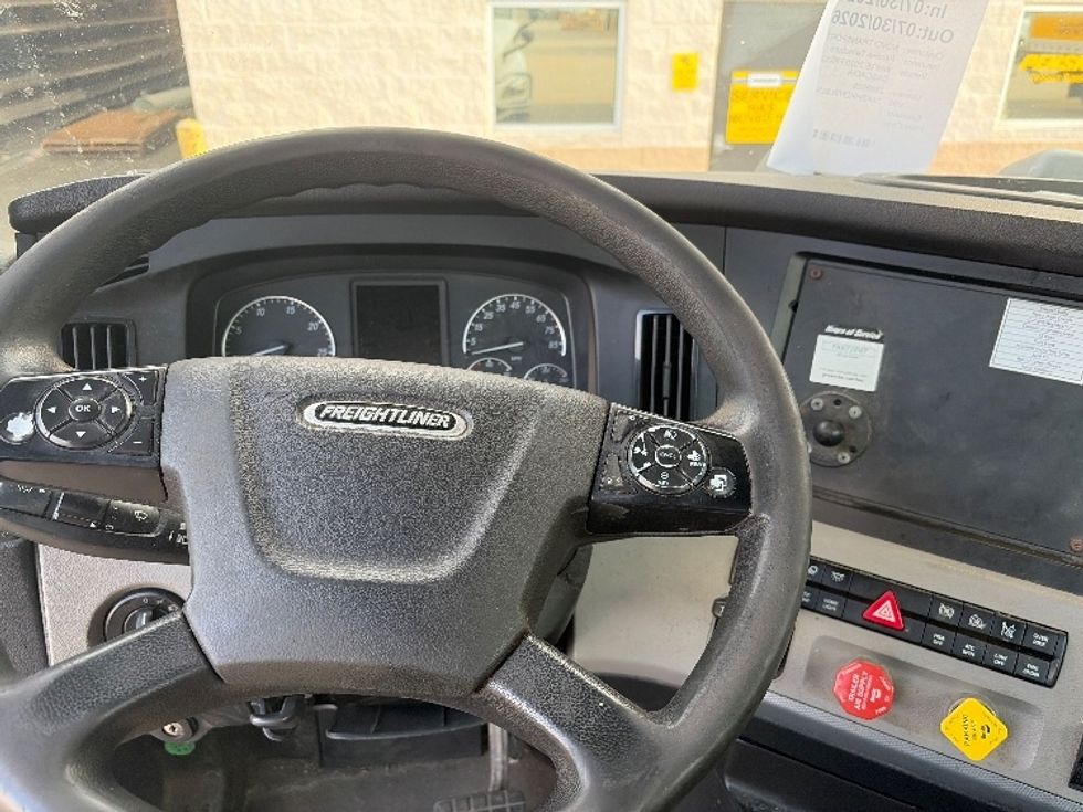 Day Cab Tractor-Heavy Duty Tractors-Freightliner-2020-T12642ST-Middlefield-OH-542,186\n\t\tmiles-$ 27,000 - Image 11
