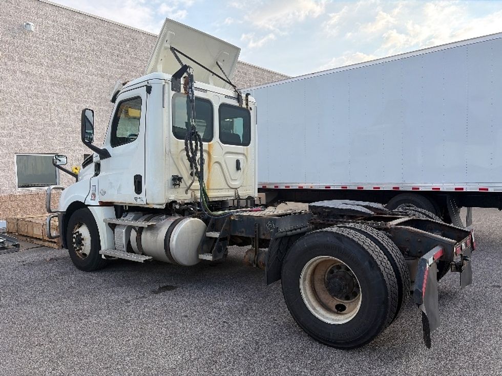Day Cab Tractor-Heavy Duty Tractors-Freightliner-2020-T12642ST-Middlefield-OH-542,186\n\t\tmiles-$ 27,000 - Image 5