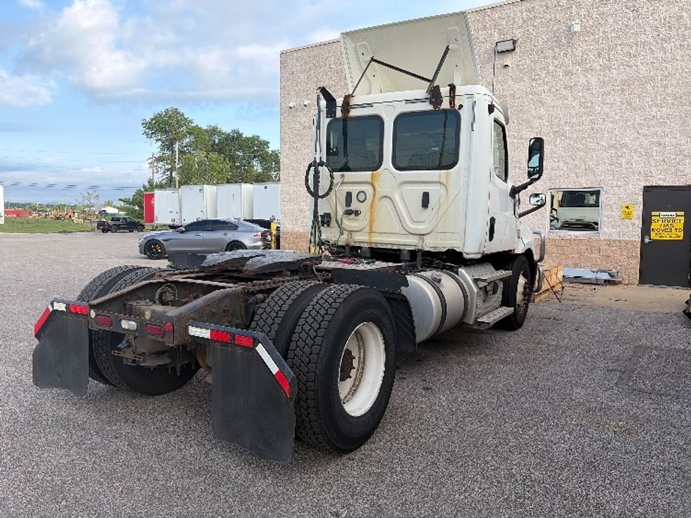 Day Cab Tractor-Heavy Duty Tractors-Freightliner-2020-T12642ST-Middlefield-OH-542,186\n\t\tmiles-$ 27,000 - Image 7