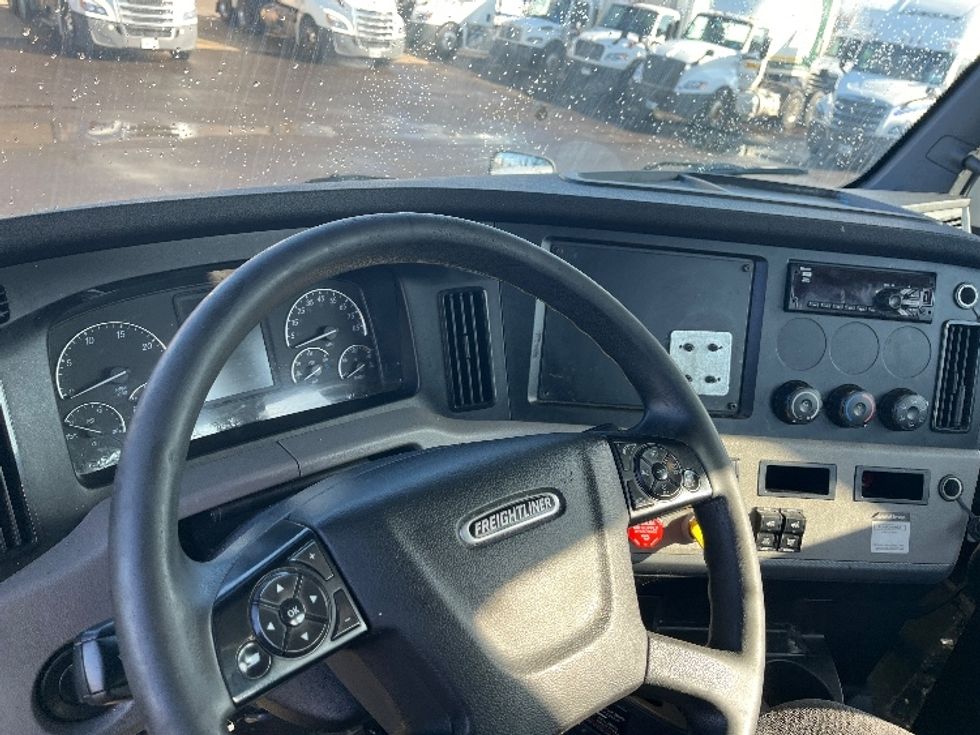 Day Cab Tractor-Heavy Duty Tractors-Freightliner-2020-T12642ST-Middlefield-OH-559,775\n\t\tmiles-$ 25,250 - Image 10