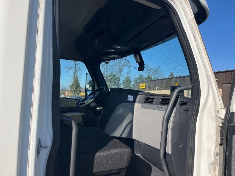 Day Cab Tractor-Heavy Duty Tractors-Freightliner-2020-T12642ST-Middlefield-OH-559,775\n\t\tmiles-$ 25,250 - Image 12