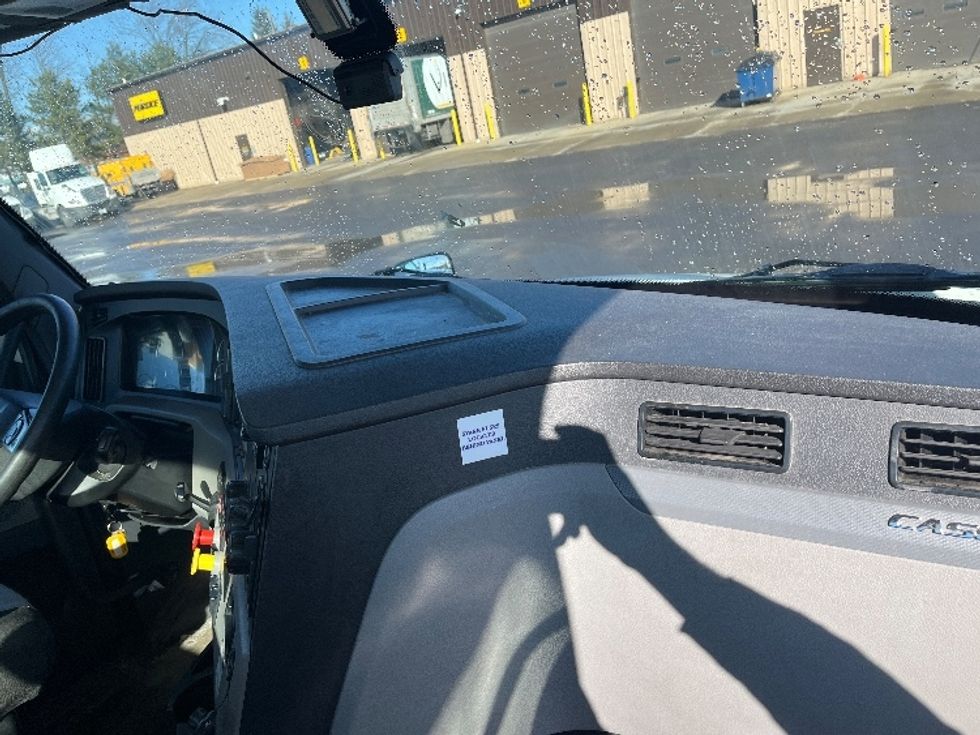 Day Cab Tractor-Heavy Duty Tractors-Freightliner-2020-T12642ST-Middlefield-OH-559,775\n\t\tmiles-$ 25,250 - Image 13